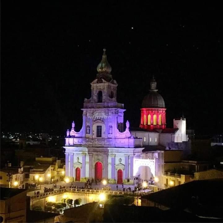 Hotel Filuvespri Comiso Esterno foto